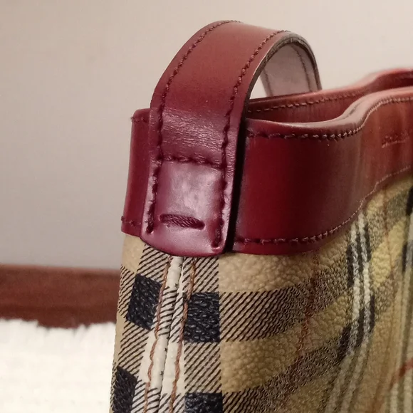 AUTHENTIC Vintage Burberry Haymarket Check Shoulder Bag With Certificate - Picture 5 of 11